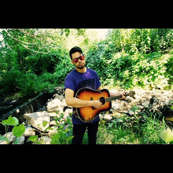 Meet your Posher, Robirt Styles - Picture 3 of 7